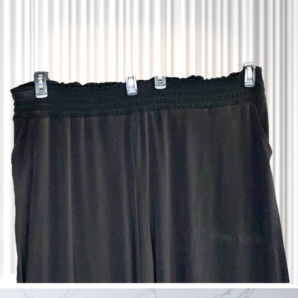 Lane Bryant New w Tags Black Wide Leg Pull-On Cropped Pants Women 22/24 - Picture 2 of 8